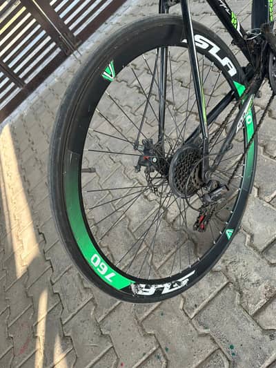 Gear cycle thin tyres