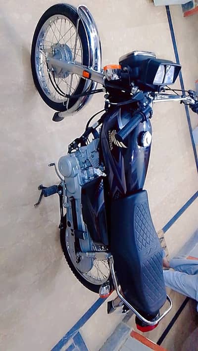 Honda 125 al most new