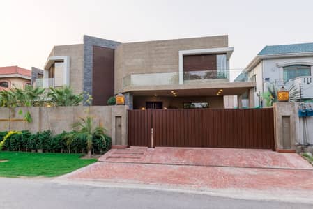 D H A Lahore 2 Kanal Owner Build Design House With 100% Original Pictures Available For Rent