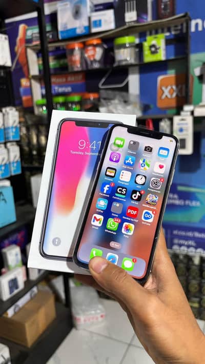 iPhone x 256 GB my WhatsApp numbers 0320-12-095-89