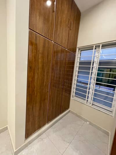 10 Marla Upper Portion For Rent