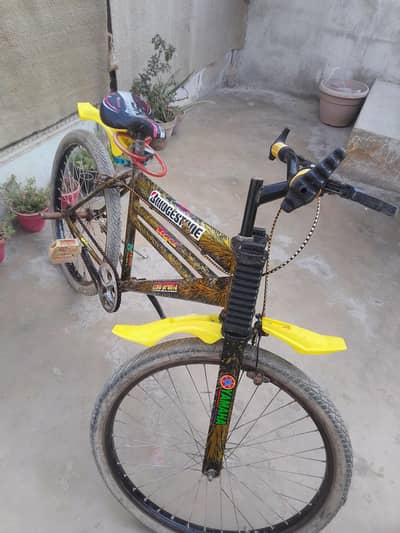 Bridgestone Cycle + Free One Wheel Light Set and lock