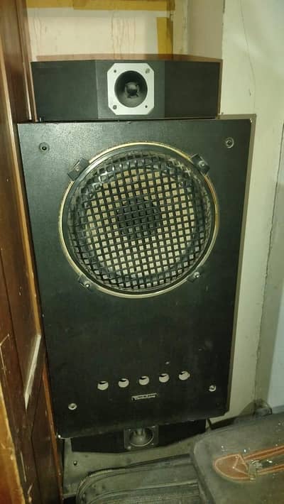 deck , amplifier, speaker, surround,8 inch woofers etc.