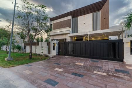 D H A Lahore 1 Kanal Owner Build Design House With 100% Original Pictures Available For Rent