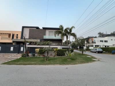 D H A Lahore 1 Kanal Owner Build Design House With 100% Original Pictures Available For Rent
