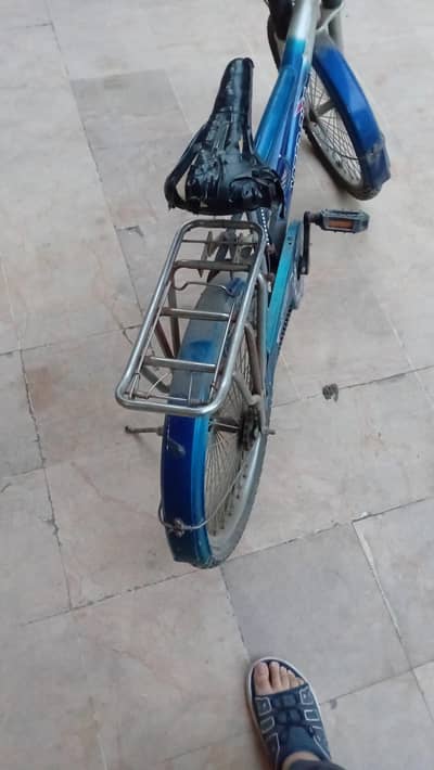 a blue cycle
