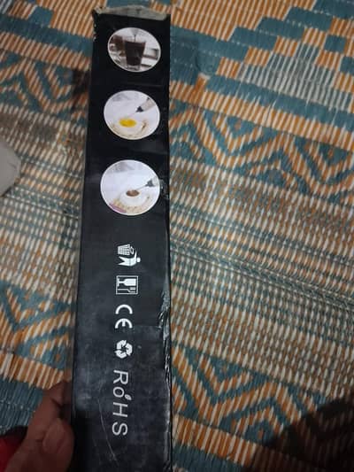 hand glander hai aur coffee hand hai bilkul new hai