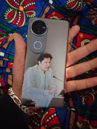 vivo v50 5g box original Sath 10 by 10 2 months use