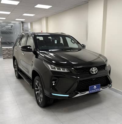 TOYOTA FORTUNER LEGDER