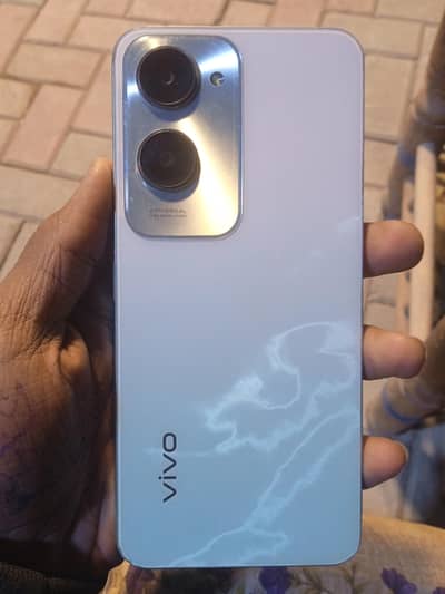 vivo y18 with box 4+128