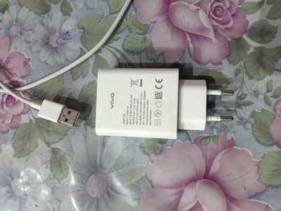 Vivo adapter and cable original box wala