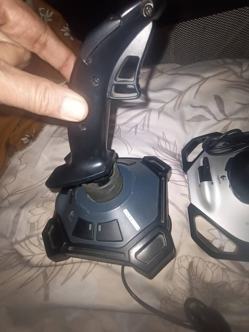Logitech Attack 3 Joystick 3