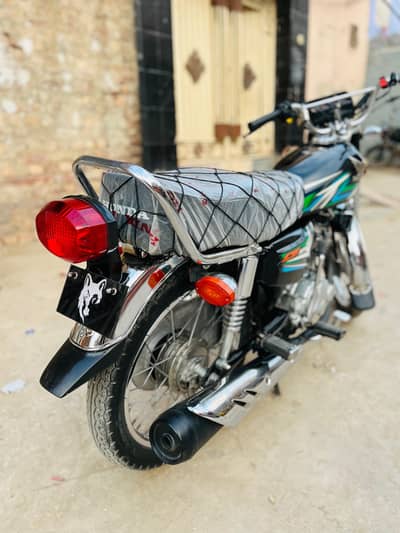 Honda cg125 condtion 10by10 model 2023 phone 03123089120