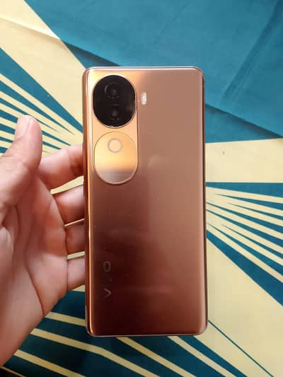 vivo v40e with box and charger