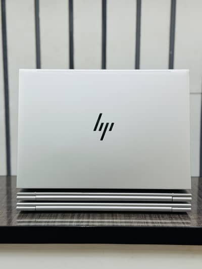 Hp Elitebook 860 G9 || Core I7 12P | 16 GB DDR5 Touch 16 Inch