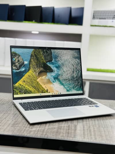 Hp Elitebook 860 G9 || Core I7 12P | 16 GB DDR5 Touch 16 Inch