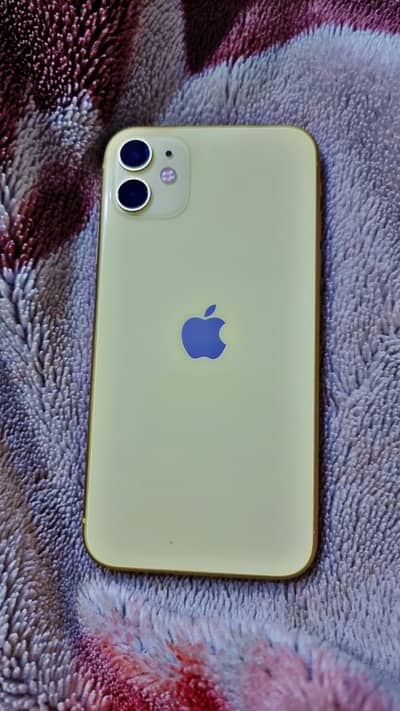 iPhone 11 contact me on  watsap and call 03273239736