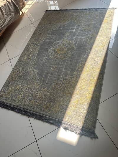 Centre Rug