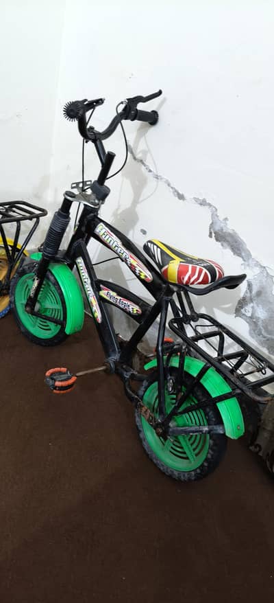 2 bicycles age 3 to 7 years