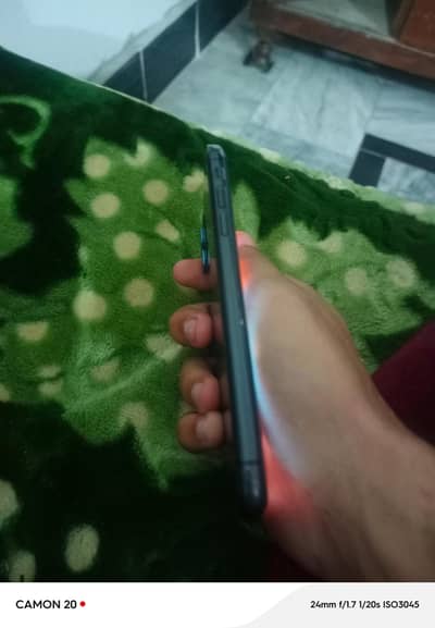 iPhone 11 4 mnth sim working