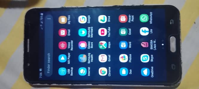 sumsung galaxy j7 Rs 7500. Old is gold. . .