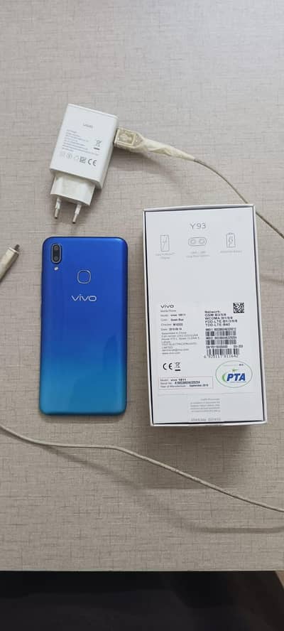 Lush condition Vivo Y93 with box and charger