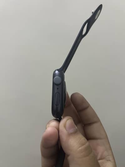 APPLE WATCH SE 2020 pristine condition UK MODEL