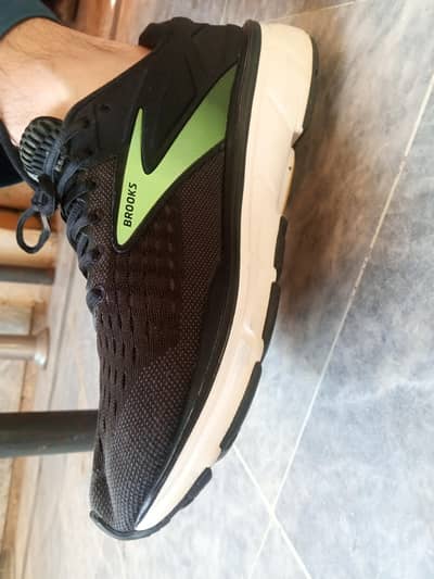 Brooks DYAD 11 premiumm+ condition