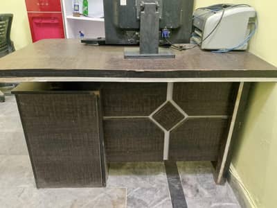 Executive table For Sale