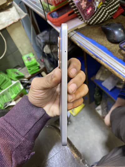 Hot 60 pro for sall 8ram 128gb memory