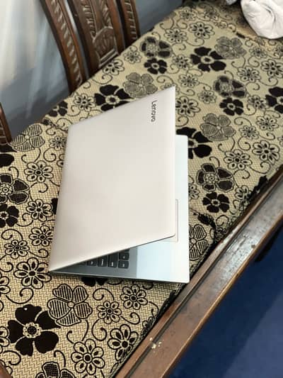 Lenovo AMD A12 graphics card laptop new condition