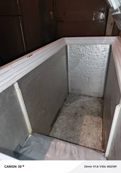 03085835500 Dowlance comp Zabardast cooling krta hai barf jmata hai. .