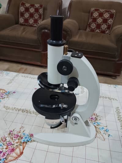 L101 Microscope New Packed