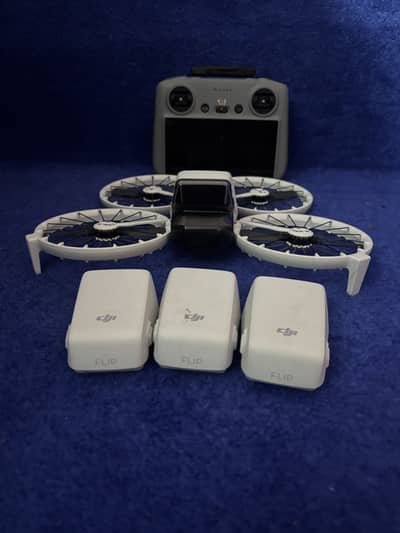 Dji flip with combo and with screen remote just like new