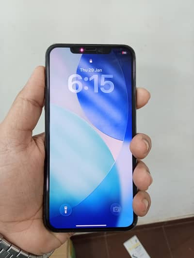 I phone 11 pro max with box