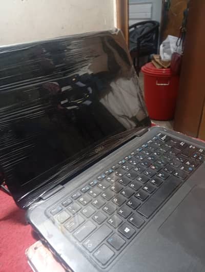 Laptop/Dell latitude 3300/Intel Core i5-8250U/8GB RAM