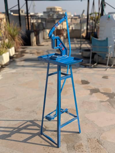 Tich button machine/ button machine