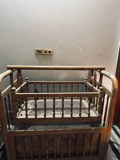 baby cot/ wooden cot/ old style/ baby swing cot