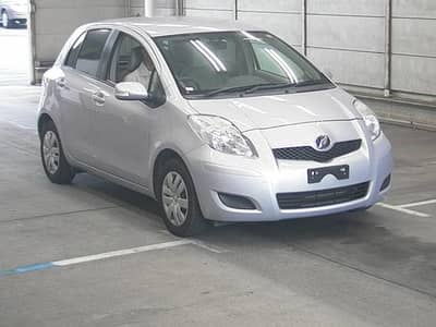 Toyota Vitz F1.3 beige room 8 airbags like new 4 grade