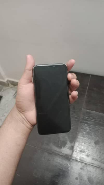 selling my iphone x in good condition