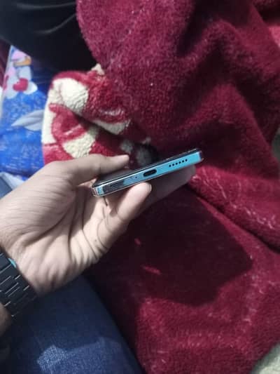 vivo V50Lite 4G with box charger