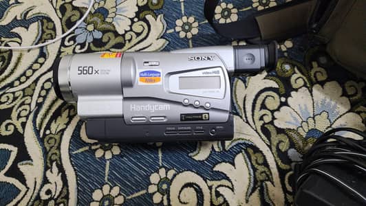 sony video camera recorder Hi8  old version 1990