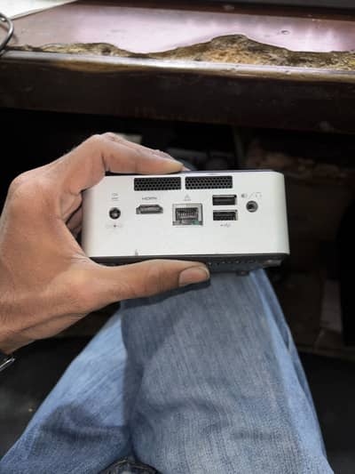 Intel NUC 2820 FYK