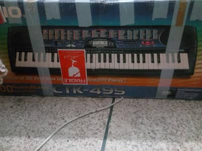 Casio CTK-495 Keyboard - Brand New Condition - 10/10 - Box & Adapter
