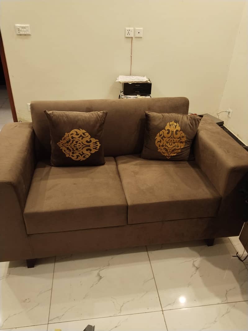 3 sofas 1