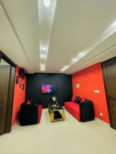 One bed appartment available for daily base n monthly