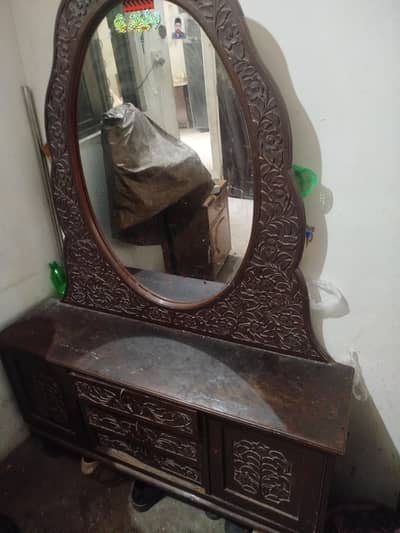 Original wood dresser اصل لکڑی کا بنا ڈریسر