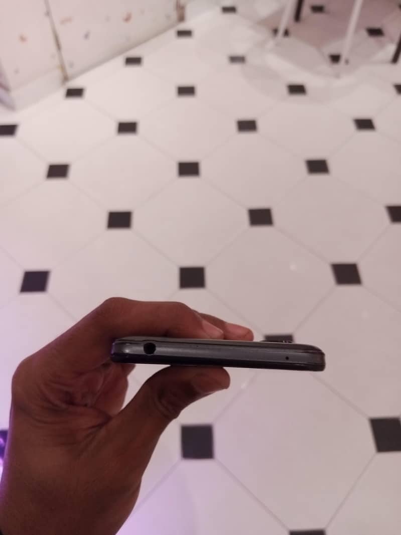 SHARP AQUAS BASIC 5G. 4/64 6