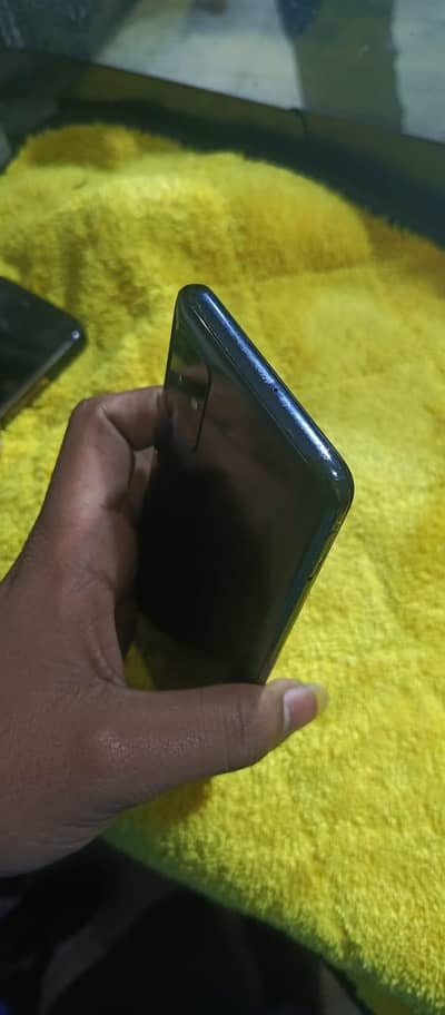 samsung A51  6/128  with box only 10/9 finger prints working