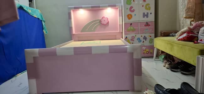 Single bed without mattress